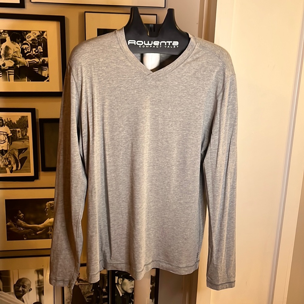 Lululemon Large Grey Long Sleeve V Neck T shirt
